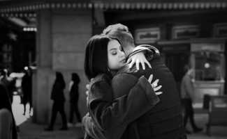 Coldplay, Selena Gomes – Let Somebody Go клип смотреть