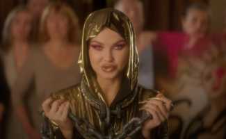 Dashi – Holy Mommy клип смотреть