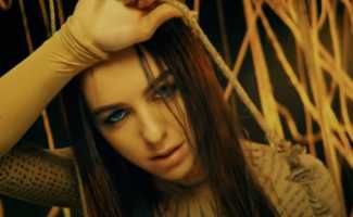 Мари Краймбрери – Глупая смотреть клип