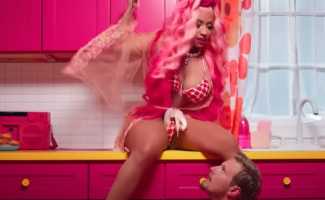 Ники Минаж – Супер Фрики Гел смотреть клип
